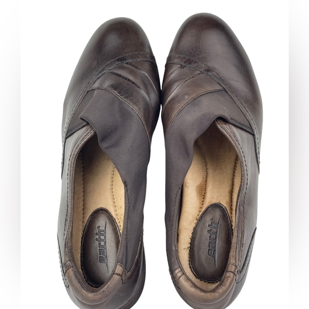 Earth Brown Leather Pumps with Comfortable Sock Lining. 8.5 - Picture 1 of 9